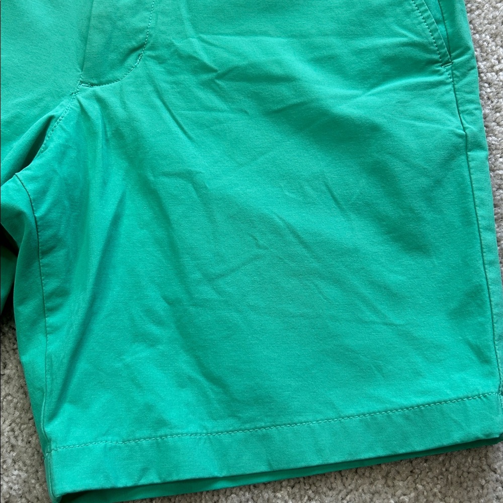 Vineyard Vines Performance Shorts - Picture 2 of 6